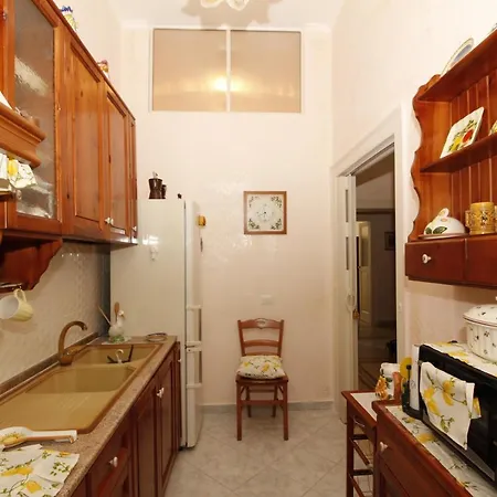 Alojamento de Acomodação e Pequeno-almoço Casa Pupetta Torre del Greco